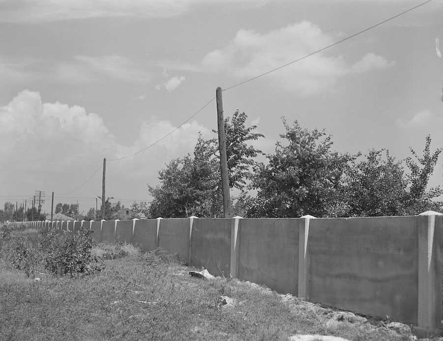 Black and white photo of concrete wall